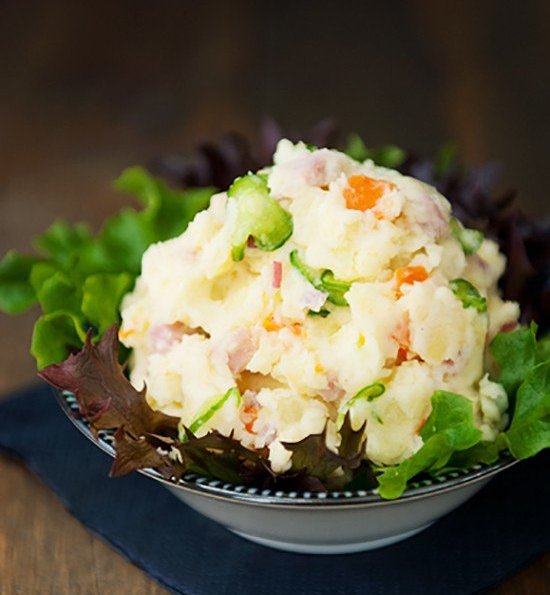 Món ngon mỗi ngày: Salad khoai tây cho cô nàng muốn giảm cân - Ảnh 1.