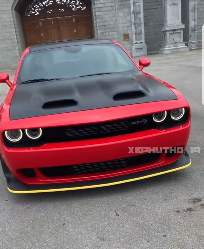 Dodge Challenger Super Stock đầu tiên Việt Nam về tay đại gia Phú Thọ: Giá khoảng 7 tỷ đồng, hơn 800 mã lực mạnh nhất dòng xe cơ bắp trong nước - Ảnh 2.