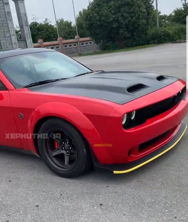 Dodge Challenger Super Stock đầu tiên Việt Nam về tay đại gia Phú Thọ: Giá khoảng 7 tỷ đồng, hơn 800 mã lực mạnh nhất dòng xe cơ bắp trong nước - Ảnh 3.