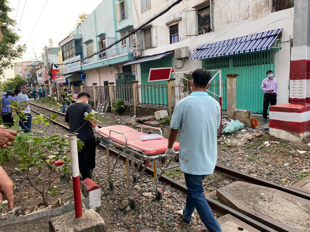 Người phụ nữ nhảy vào đoàn tàu tự tử: Cảnh dừng chờ sau khi cãi nhau với chồng gây ám ảnh - Ảnh 1.