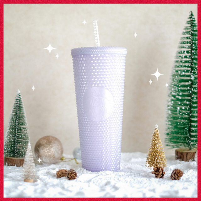 Tận 1,8 triệu/chiếc ly mới ra mắt của Starbucks, không ngờ vẫn khiến dân tình dậy từ sáng tinh mơ để xếp hàng - Ảnh 1. Tận 1,8 triệu/chiếc ly mới ra mắt của Starbucks, không ngờ vẫn khiến dân tình dậy từ sáng tinh mơ để xếp hàng - Ảnh 1.