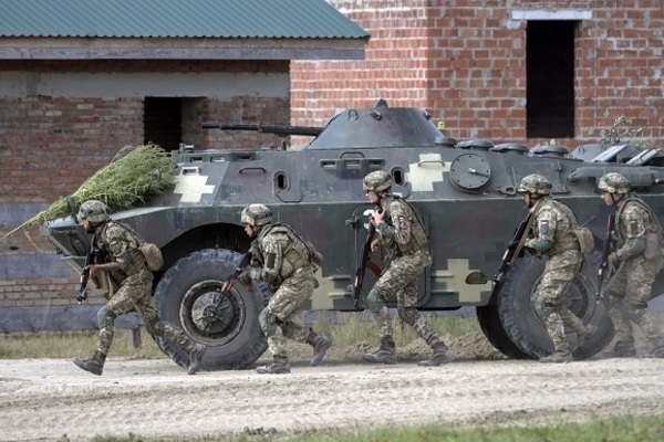 Mỹ c&oacute; h&agrave;nh động xuống nước nhằm hạ nhiệt căng thẳng Nga - Ukraine - Ảnh 1.