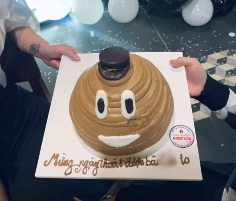 Chồng ngoại tình, gái xinh cùng hội chị em mở tiệc mừng ly hôn hoành tráng - Ảnh 3.