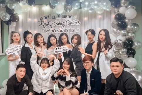 Chồng ngoại tình, gái xinh cùng hội chị em mở tiệc mừng ly hôn hoành tráng - Ảnh 1.