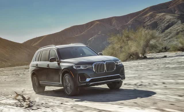 BMW X7 bị kiện vì khay đựng cốc: Nghe có vẻ ngớ ngẩn nhưng lý do hoàn toàn thuyết phục - Ảnh 3.