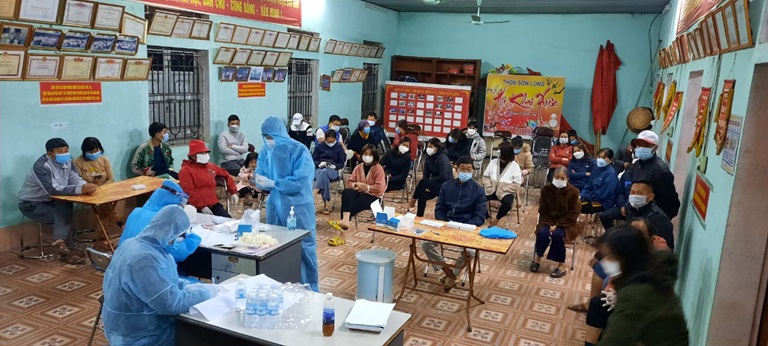 Diễn biến mới nhất vụ 86 học sinh phản ứng sau tiêm vắc xin Covid-19, phải nhập viện ở Thanh Hóa - Ảnh 1. Diễn biến mới nhất vụ 86 học sinh phản ứng sau tiêm vắc xin Covid-19, phải nhập viện ở Thanh Hóa - Ảnh 1.