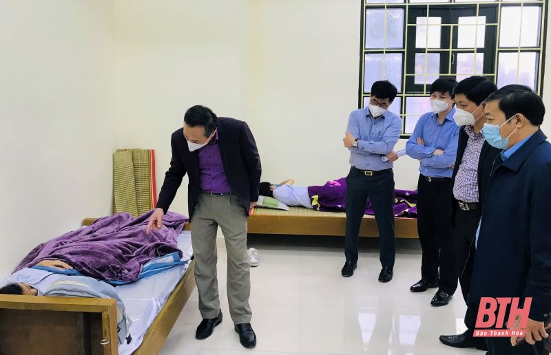 Diễn biến mới nhất vụ 86 học sinh phản ứng sau tiêm vắc xin Covid-19, phải nhập viện ở Thanh Hóa - Ảnh 1. Diễn biến mới nhất vụ 86 học sinh phản ứng sau tiêm vắc xin Covid-19, phải nhập viện ở Thanh Hóa - Ảnh 1.