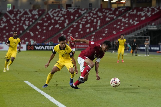 Shin Tae-yong, con tắc kè hoa chiến thuật tại AFF Cup - Ảnh 1.