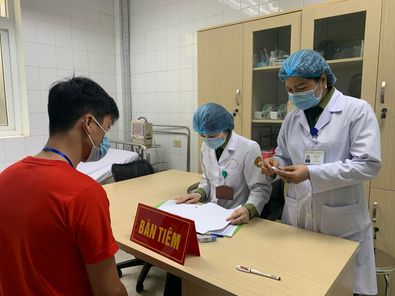 Tin mới nhất về vaccine COVID-19 của Việt Nam; Phát hiện NÓNG ở người có siêu miễn dịch đến 2.000% - Ảnh 1.