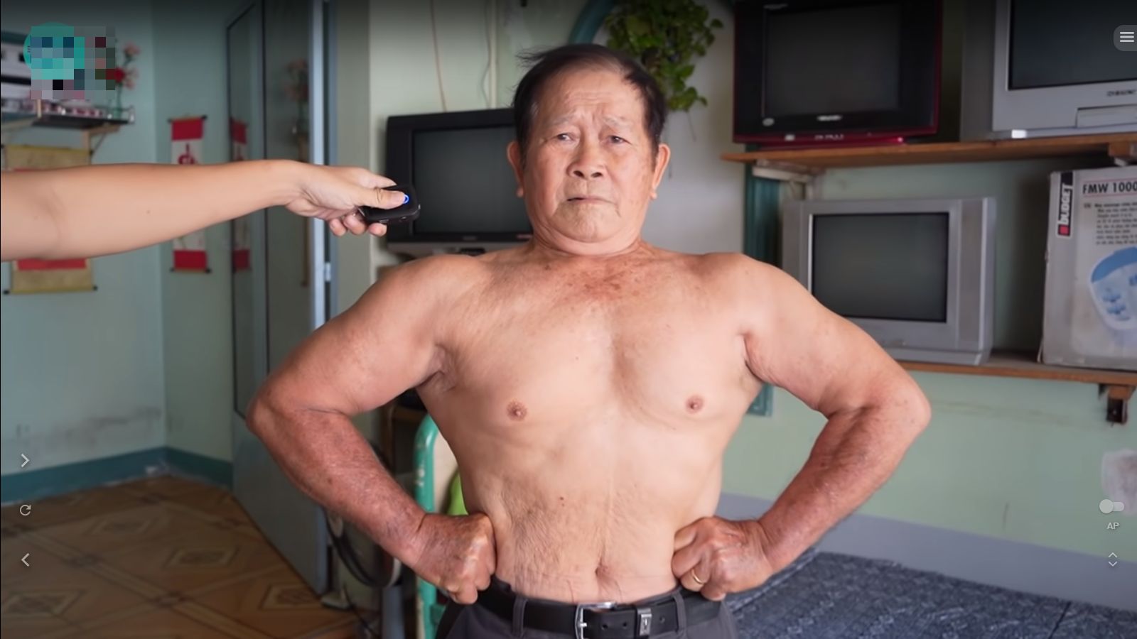 Cụ ông 85 tuổi cơ bắp cuồn cuộn, cưới 2 vợ vẫn sung sức, đam mê cưỡi mô tô khủng - Ảnh 1. Cụ ông 85 tuổi cơ bắp cuồn cuộn, cưới 2 vợ vẫn sung sức, đam mê cưỡi mô tô khủng - Ảnh 1.