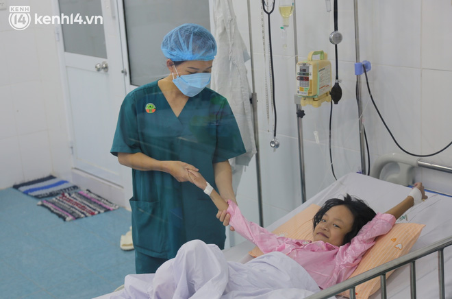  Một nửa hành trình của Gia Hân: Cô bé 7 tuổi hồi sinh từ lá gan của cha trong ca ghép 100% made in Vietnam - Ảnh 8.