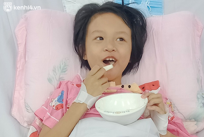  Một nửa hành trình của Gia Hân: Cô bé 7 tuổi hồi sinh từ lá gan của cha trong ca ghép 100% made in Vietnam - Ảnh 9.