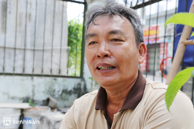 Cảnh vắng lặng chưa từng có của xóm đạo lớn nhất Sài Gòn trước thềm Noel: Năm nay buồn lắm, người nhà mất hết rồi, có còn ai nữa đâu… - Ảnh 14.
