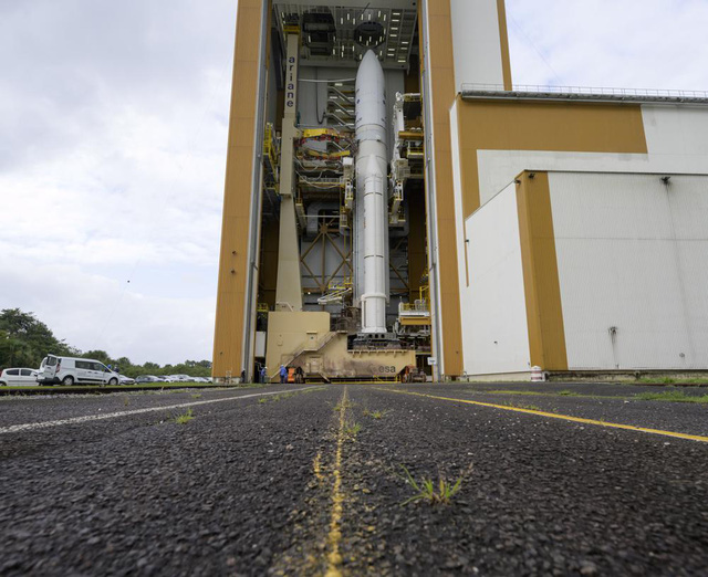 NASA phóng thành công siêu kính viễn vọng không gian James Webb mang tính cách mạng - Ảnh 2.