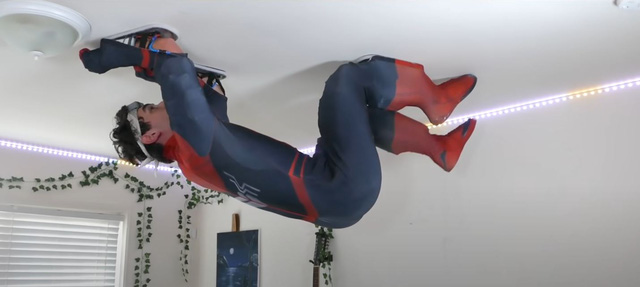 “Spider-Man đời thực”: Chinh phục tòa nhà cao hơn 60 mét với bộ đồ leo trèo tự chế, cho phép bám dính vào tường y như Người Nhện - Ảnh 2.