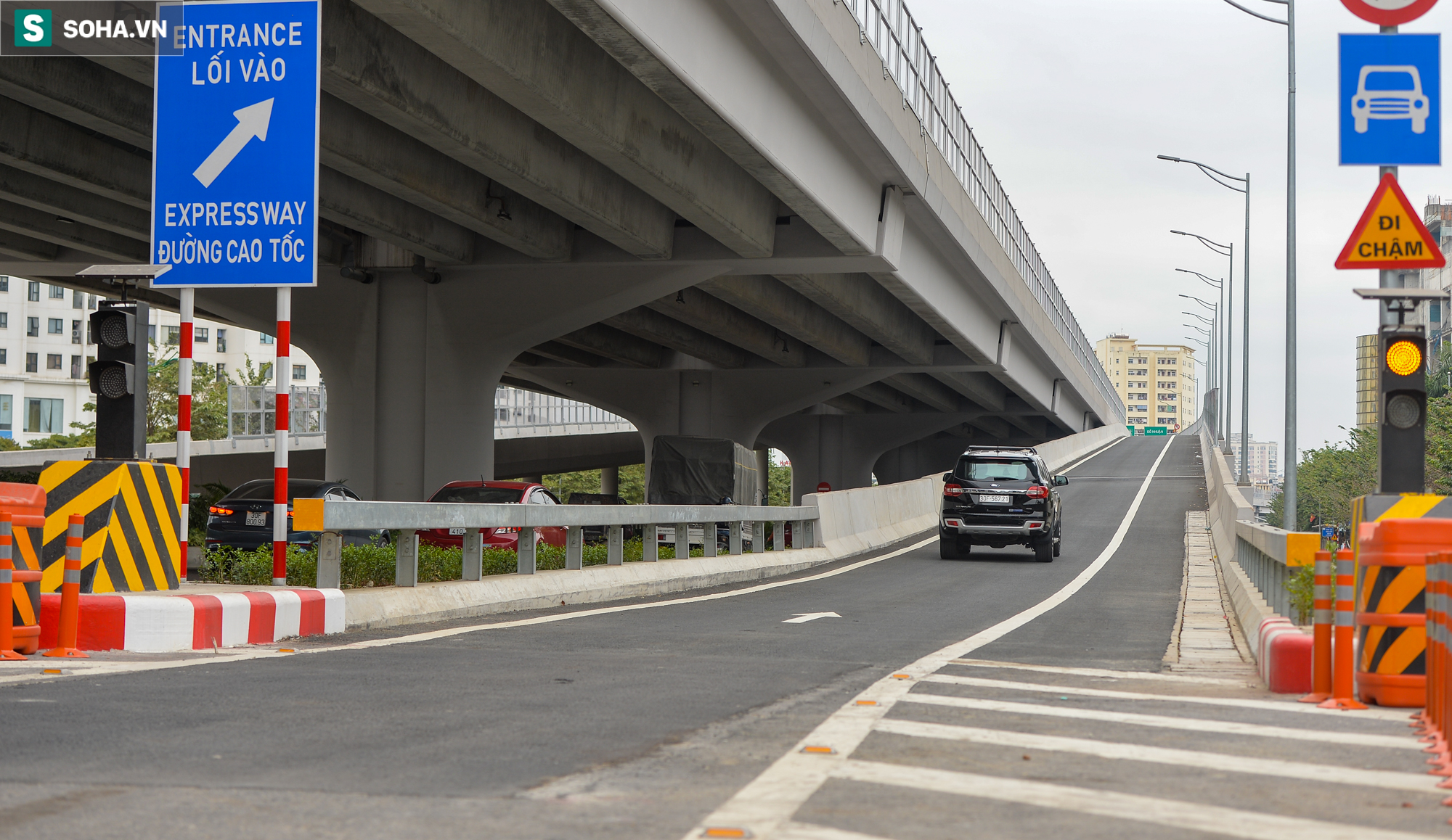 Cận cảnh cao tốc trên cao đầu tiên ở Việt Nam cho xe chạy mát ga tới 100km/h - Ảnh 9.