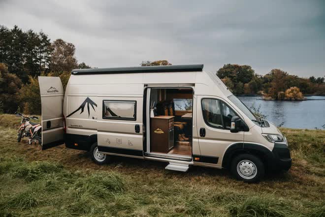 Những motorhome phá đảo năm 2021: Nhà là phải có nóc, rộng tới mức chứa được cả siêu xe - Ảnh 16.