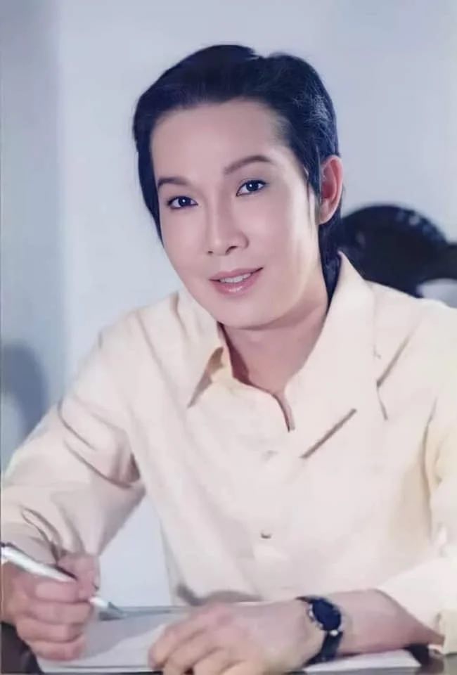 Vũ Linh đang hát, người ta tràn lên sân khấu cho tiền, nhiều hơn cả tiền cát xê - Ảnh 3. Vũ Linh đang hát, người ta tràn lên sân khấu cho tiền, nhiều hơn cả tiền cát xê - Ảnh 3.