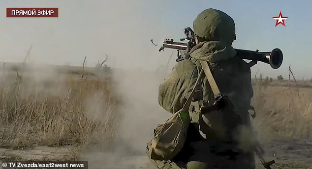 NÓNG: 700 lính bắn tỉa, 94.000 quân Nga dàn trận áp sát Ukraine - Mỹ cảnh báo hành động quân sự! - Ảnh 3.