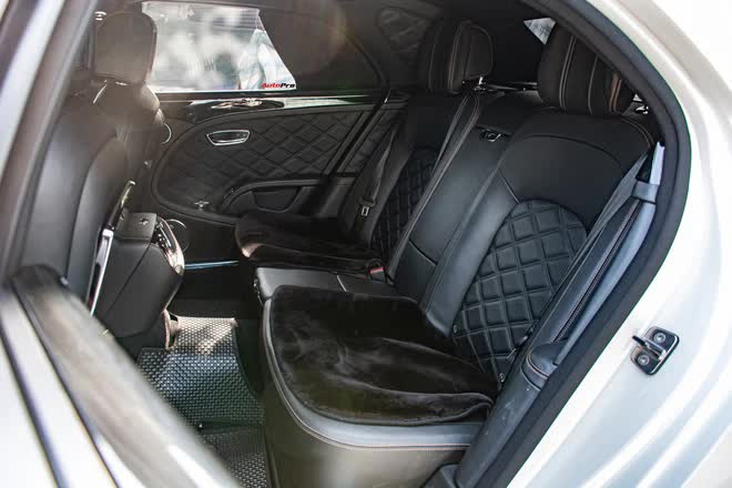 Soi lớp giấy đặc biệt trên Bentley Mulsanne Speed khiến đại gia Hà thành chịu chi cả trăm triệu đồng để dán lên chiếc xe siêu sang - Ảnh 14.