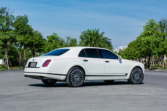 Soi lớp giấy đặc biệt trên Bentley Mulsanne Speed khiến đại gia Hà thành chịu chi cả trăm triệu đồng để dán lên chiếc xe siêu sang - Ảnh 9.