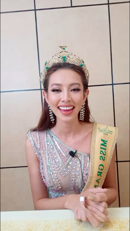 Tân Hoa hậu Thùy Tiên: Bố mẹ ly hôn khiến tôi trở thành cô gái mạnh mẽ - Ảnh 1.