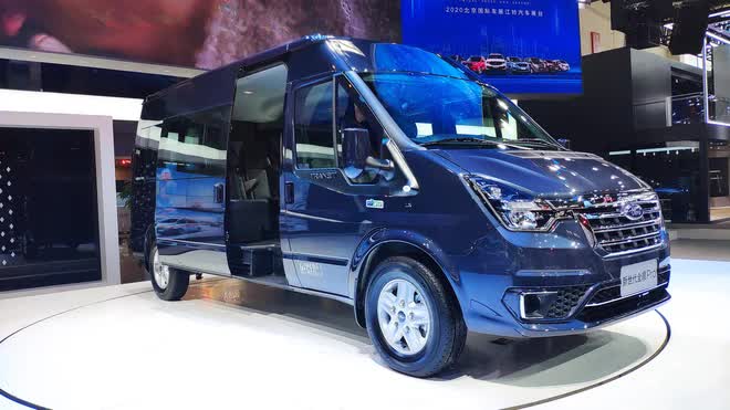 Ford Transit 2022 bất ngờ lộ diện tại Việt Nam: Lắp ráp trong nước, giống phiên bản Trung Quốc, đấu Hyundai Solati - Ảnh 9.