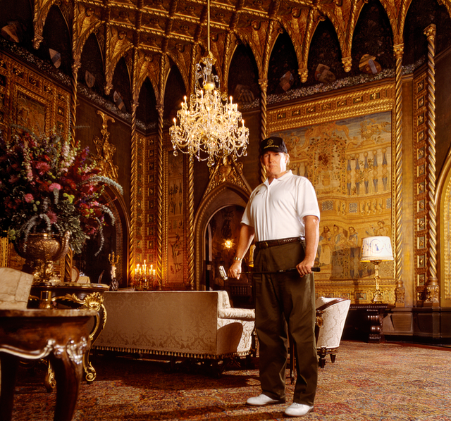 Nghía qua biệt thự dát vàng 118 phòng mà quý tử nước Mỹ Barron Trump đang ở ẩn sau khi rời Nhà Trắng, nhìn mà choáng vì quá xa hoa - Ảnh 4.