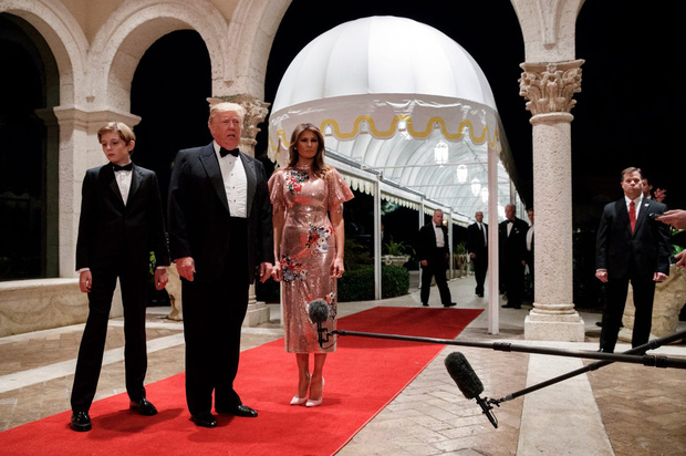 Nghía qua biệt thự dát vàng 118 phòng mà quý tử nước Mỹ Barron Trump đang ở ẩn sau khi rời Nhà Trắng, nhìn mà choáng vì quá xa hoa - Ảnh 8.