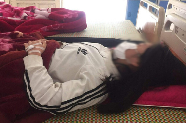 Vụ chủ shop bạo hành cô gái gây phẫn nộ ở Thanh Hóa: Tiết lộ tình trạng sức khoẻ mới nhất của nữ sinh 17 tuổi - Ảnh 1.