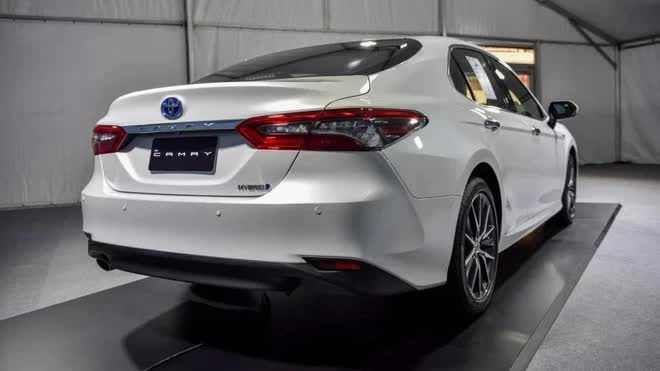 Loạt sedan hàng hot sắp ra mắt Việt Nam: MG5 đụng độ Civic thế hệ mới, Camry 2022 thêm bản hybrid - Ảnh 15.