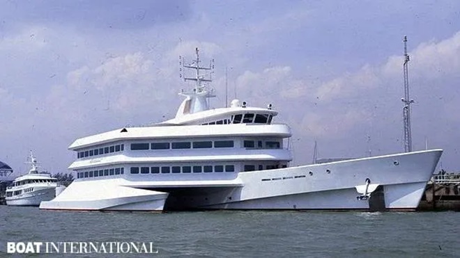 Siêu du thuyền bất đối xứng độc lạ giá 34 triệu USD của doanh nhân gốc Hoa - Ảnh 2.