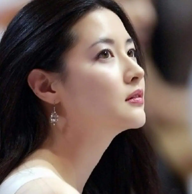 Khoảnh khắc ngày ấy và bây giờ của Lee Young Ae, quả là xứng danh “bảo vật quốc gia” - Ảnh 3.