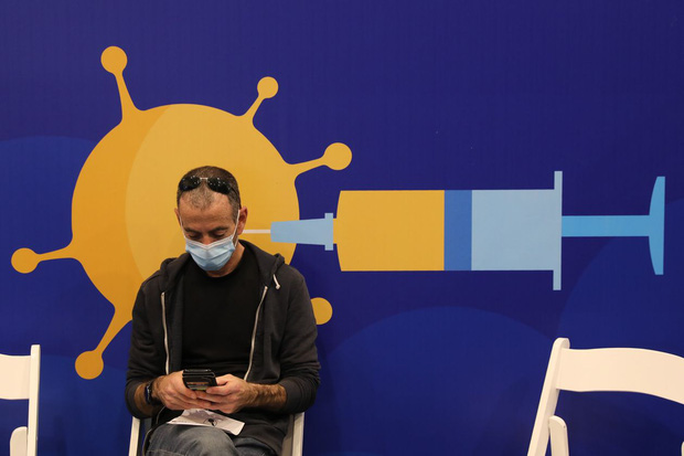 Vaccine thực sự c&oacute; t&aacute;c dụng: Covid-19 đang bị chặn đứng tại quốc gia triển khai ti&ecirc;m chủng th&agrave;nh c&ocirc;ng nhất thế giới - Ảnh 5.