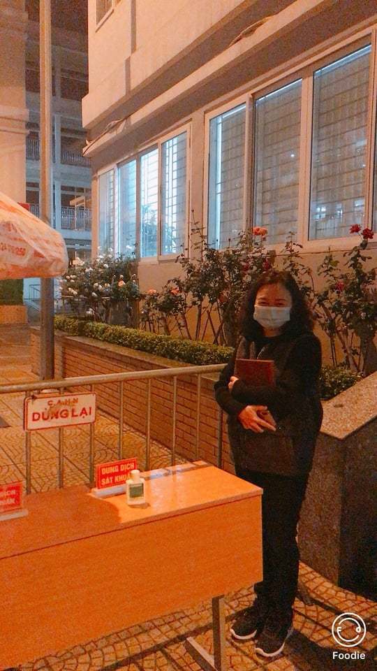 Xúc động dòng tin nhắn học trò viết cho cô hiệu trưởng bên trong khu cách ly ở Hà Nội - Ảnh 3. Xúc động dòng tin nhắn học trò viết cho cô hiệu trưởng bên trong khu cách ly ở Hà Nội - Ảnh 3.