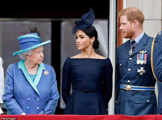 Sau khi bị Nữ hoàng Anh tước bỏ mọi thứ, nhà Meghan Markle đưa ra thông báo phản hồi có nội dung gây tranh cãi - Ảnh 3.