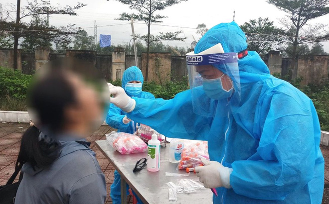 Đã tìm ra nguồn lây ở ổ dịch mới tại Kim Thành - Hải Dương; Hải Phòng phong tỏa toàn bộ Bệnh viện GTVT và 1 thôn sau khi nữ điều dưỡng dương tính với SARS-CoV-2 - Ảnh 1.