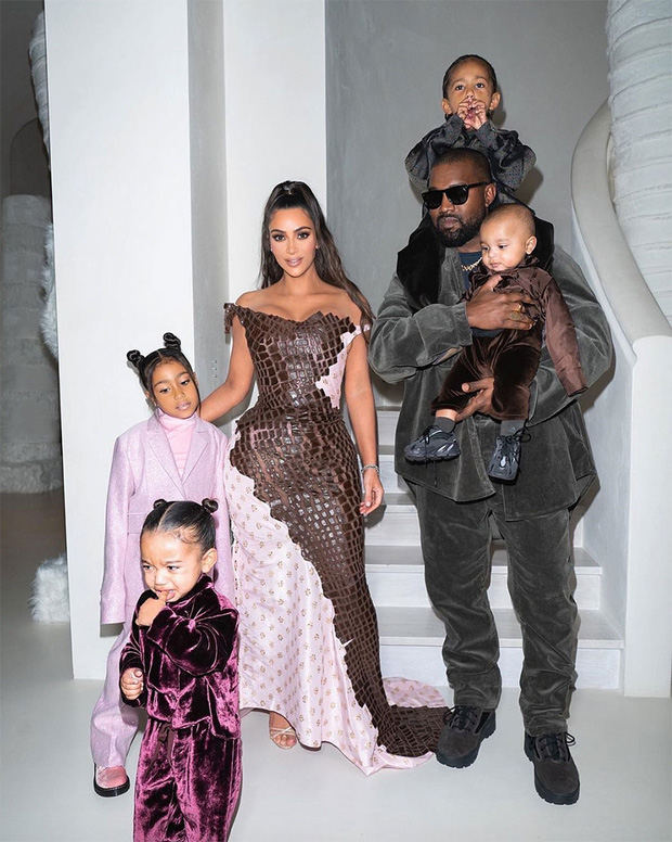 Gia tài tỷ đô của Kim - Kanye: Bất động sản khắp nước Mỹ, 2 đế chế thời trang rung chuyển thế giới, chia kiểu gì hậu ly hôn? - Ảnh 7.