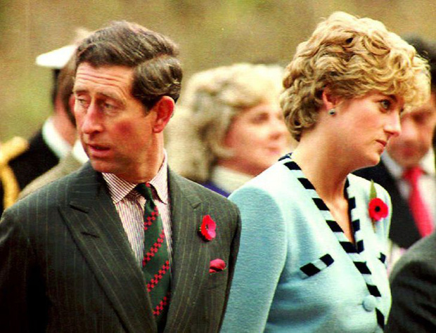 15 bức ảnh không thể quên của Công nương Diana suốt 15 năm chôn chân trong hôn nhân bi kịch: Hạnh phúc chẳng mấy mà sao khổ đau chất đầy? - Ảnh 13.