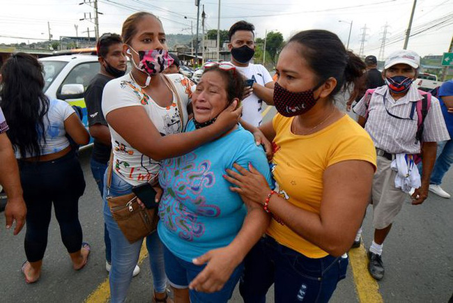 “Bóng ma” bạo lực đeo bám các nhà tù ở Ecuador khiến nhiều người đổ máu, nguyên nhân là vì đâu? - Ảnh 2.