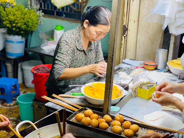 Quán bánh tiêu “chảnh” nhất Việt Nam: Vừa dọn ra đã treo biển hết hàng, khách đồn mua được là do… nhân phẩm - Ảnh 3.