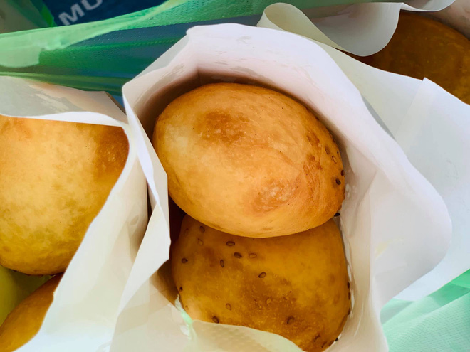 Quán bánh tiêu “chảnh” nhất Việt Nam: Vừa dọn ra đã treo biển hết hàng, khách đồn mua được là do… nhân phẩm - Ảnh 4.