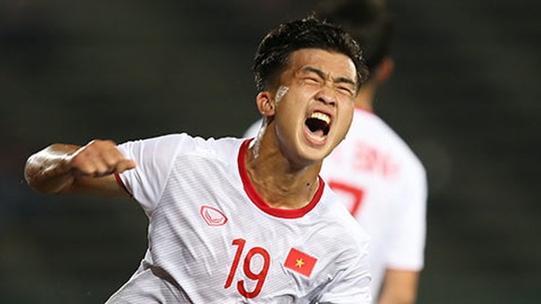 Sang Nhật Bản, Danh Trung khó dự SEA Games 2021; Henderson nguy cơ nghỉ hết mùa và lỡ EURO 2020 - Ảnh 1.