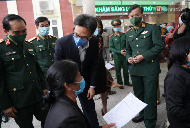 PTT Vũ Đức Đam đến thăm các tình nguyện viên tham gia thử nghiệm vaccine Việt Nam giai đoạn 2 tại Hà Nội - Ảnh 1.