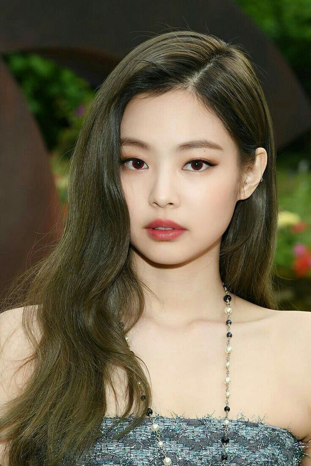 Cuộc đời như tiểu thuyết của Jennie (BLACKPINK): Idol toàn cầu gia thế khủng, bạn toàn celeb quốc tế, hẹn hò 2 nam thần hàng đầu - Ảnh 1.