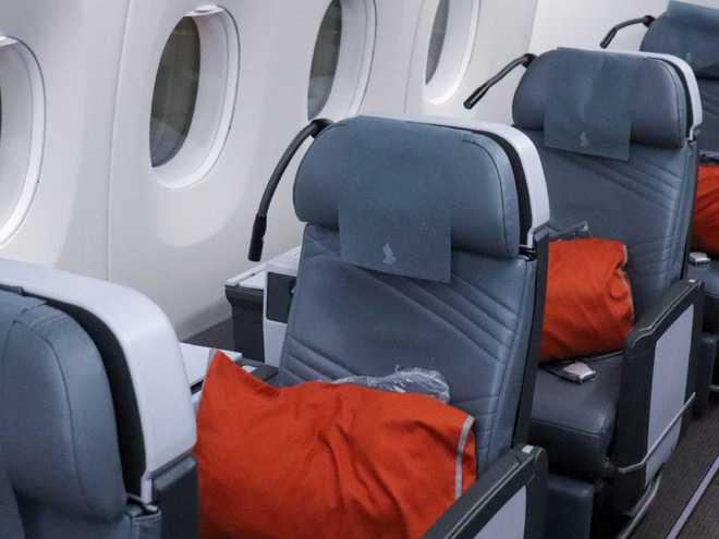 Bí mật ẩn sau 6 chiếc ghế luôn cháy vé của hãng hàng không Singapore Airlines - Ảnh 2.