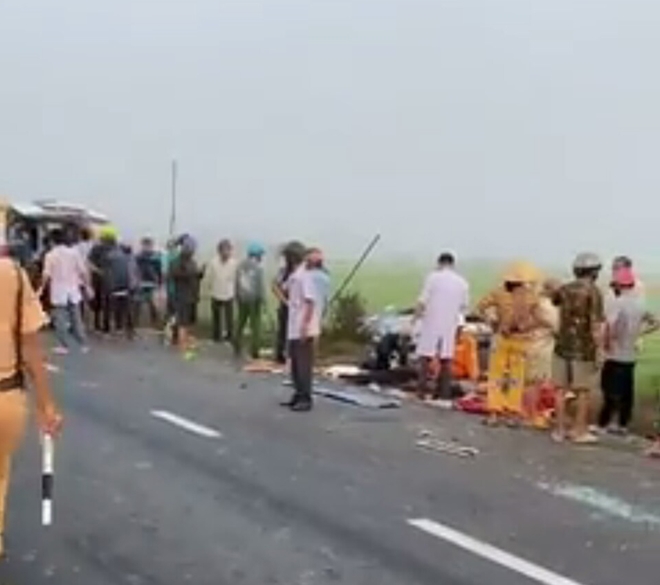Tai nạn nghiêm trọng ở Bạc Liêu: 1 người tử vong, 7 người bị thương - Ảnh 3. Tai nạn nghiêm trọng ở Bạc Liêu: 1 người tử vong, 7 người bị thương - Ảnh 3.