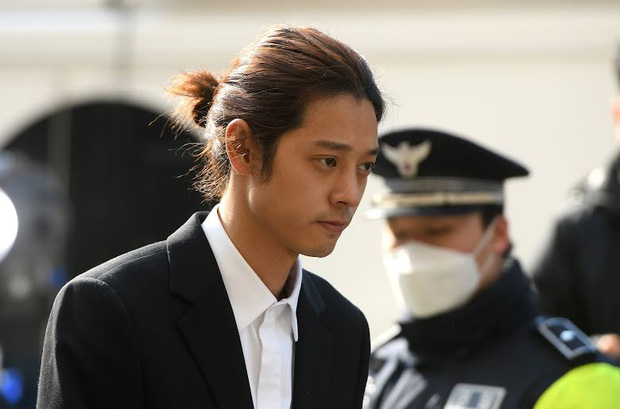 Biến căng vụ Seungri gọi xã hội đen xử nhân viên JYP: Phát hiện 1 nữ diễn viên ở hiện trường, kẻ tội đồ Jung Joon Young ra làm chứng - Ảnh 3.