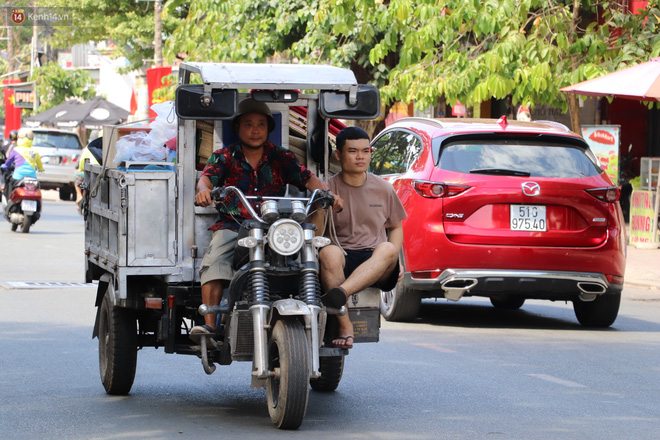 Chuyện ấm lòng trước Tết: Chú Đức ba gác chở đồ nhất quyết không chịu lấy tiền của sinh viên vì sợ tụi nó hết tiền - Ảnh 4.