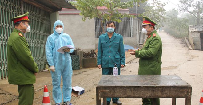 Bệnh nhân Covid-19 tại Điện Biên đi cùng xe khách với khoảng 90 người; Hà Nội thêm 1 ca mắc Covid-19, BN 1.694 lây cho 12 người - Ảnh 1.